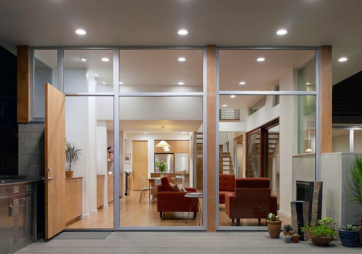 Дом Бара Green-Roofed 2