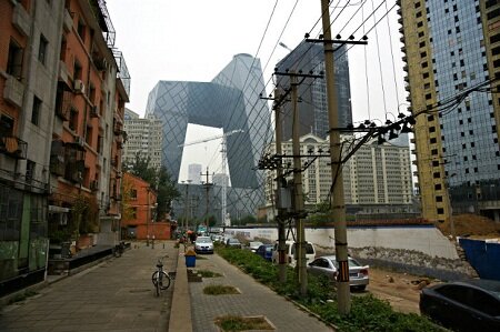 Сложенные Башни CCTV OMA в Пекине завершена