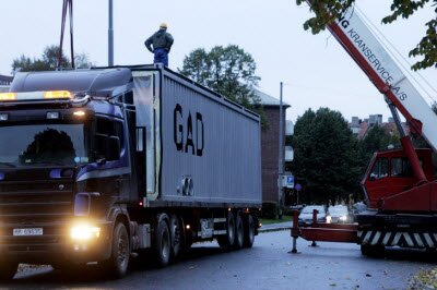 Мобильная галерея из контейнеров для художественных выставок