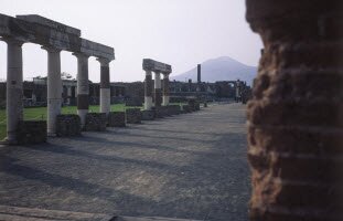 Обрушилась одна из колонн перголы в древнеримском городе Помпеи