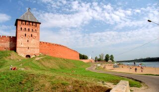 100 летние дома в Новгородской области превращаются в новостройки