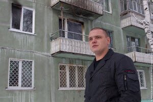 Таксисту вручили квартиру и машину, за спасение четверых детей из пожара в Томске