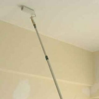 Подготовка потолка квартиры к покраске