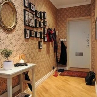 Какими должны быть обои для стен в прихожую