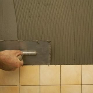 Лучший способ приклеивания плитки