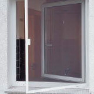 Перетяжка москитной сетки своими руками